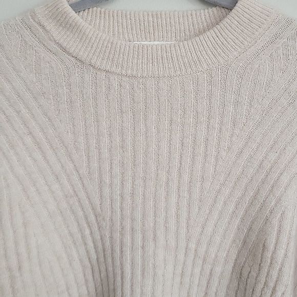H&M Soft Cozy Sweater Beige Woman Large Wool Blend Dropped Shoulder Crop… - Picture 2 of 8
